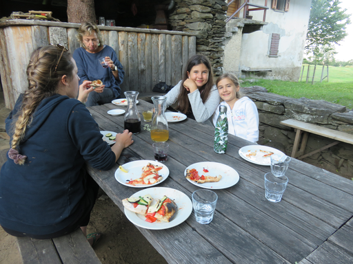 Mädchenpower auf der Alp