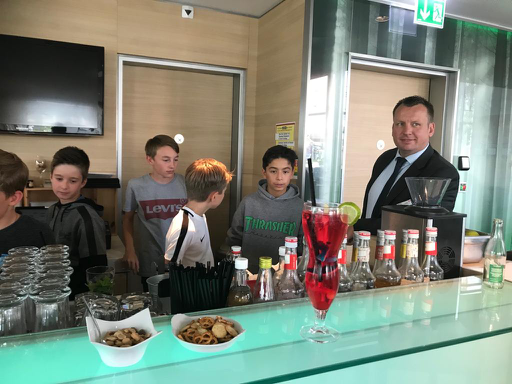Kids-Barmixkurs
    
