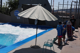 Lerne Surfen mitten in der Stadt