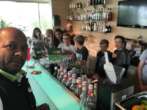 Kids-Barmixkurs
    