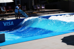 Lerne Surfen mitten in der Stadt!